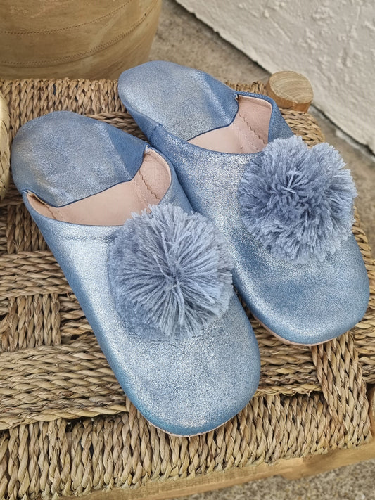Babouches bleu irisé pompon