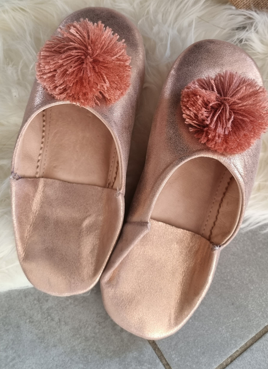 Babouches rose irisé pompon
